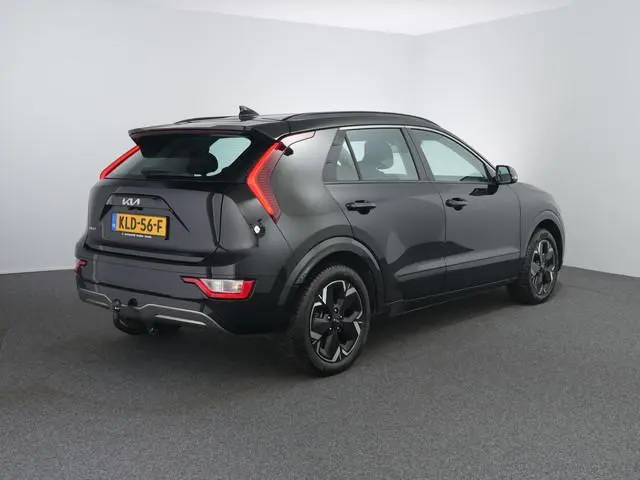 Kia Niro EV DynamicLine 64.8 kWh | SOH 97.5% | Winterpakket | Trekhaak | Camera |
