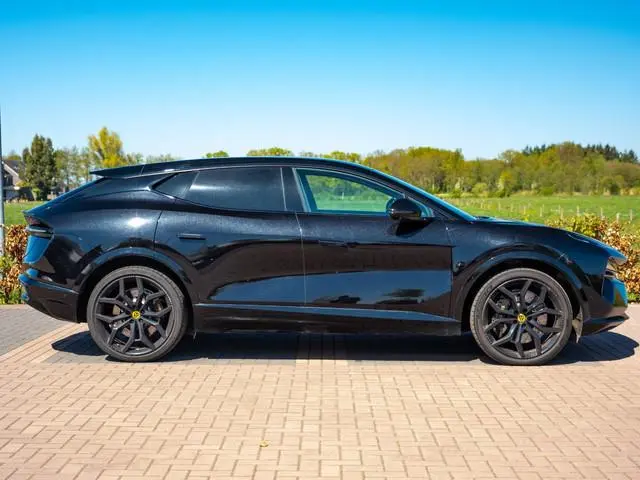 Lotus Eletre