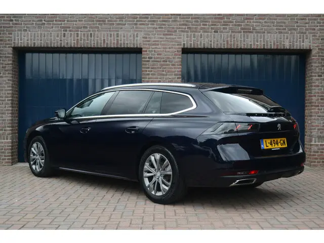 Peugeot 508 SW 1.2 130pk Automaat Allure | Keyless | Camera | Adaptive Cruise | Stoelverwarming | Ca...