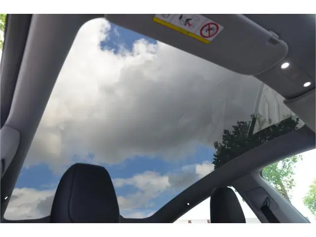 Tesla Model Y Premium Long Range RWD 75 kWh Juniper, AutoPilot4.0 Ryzen (FSD 99,- p/mnd)