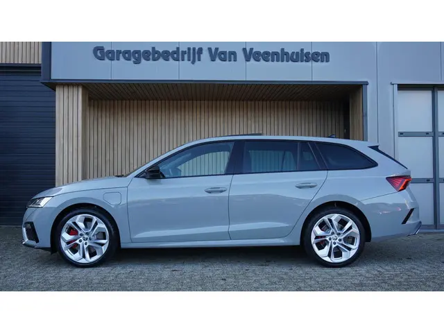 Skoda Octavia Combi 1.4 TSI 245pk RS iV PHEV Business Pano.Dak *Black Optik* RS Seats LED 19inch LM...