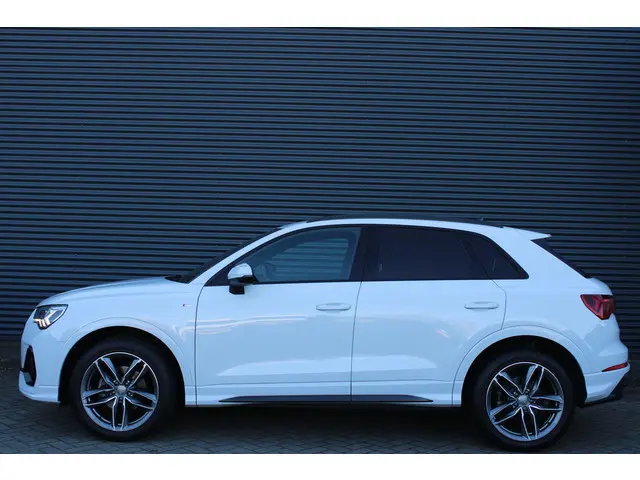 Audi Q3 35 TFSI S-Line Vol-Leder Full-Led Virtual-Cockpit CarPlay