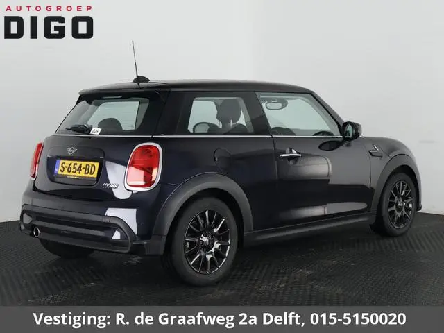 MINI 3-Deurs 1.5 Cooper Sports Classic Automaat | Apple Carplay & AndroidAUTO | Parkeersensoren | 1e...