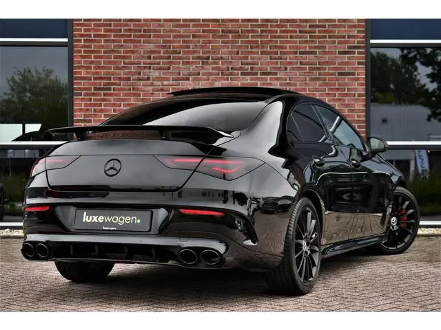 Mercedes-Benz CLA-klasse 220 AMG 45 Look Pano Night 19inch Sportuilaat