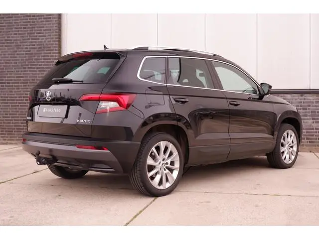 ŠKODA Karoq 1.5 TSI ACT Style | Pano | Elek. Trekhaak | LED | Carplay | Camera | Navi | PDC