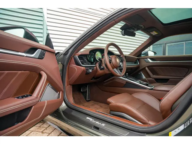 Porsche 911 3.8 Turbo S Aerokit Keramisch Schuifdak Burmester Keyless Liftsysteem Sportchrono 21''LM