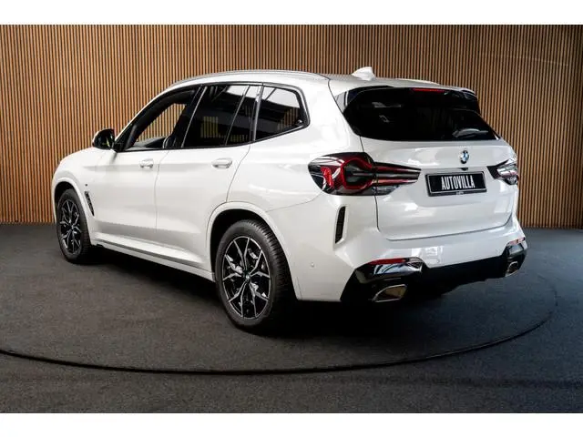 BMW X3 xDrive20i High Exe M-Pakket Leer Head-up Navi LED Elektr. achterklep Climate (3-zone) Elektr....
