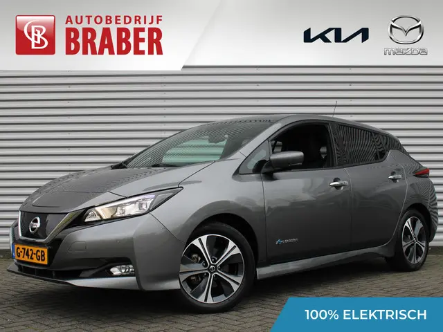 Nissan Leaf Tekna 40 kWh | Airco | Cruise | Camera | Navi | Trekhaak | PDC |