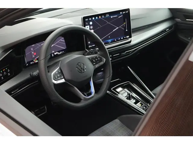 Volkswagen Golf 1.5 272pk eHybrid GTE Panoramadak Trekhaak 360Camera IQ.Light Keyless Virtual Cockpi...