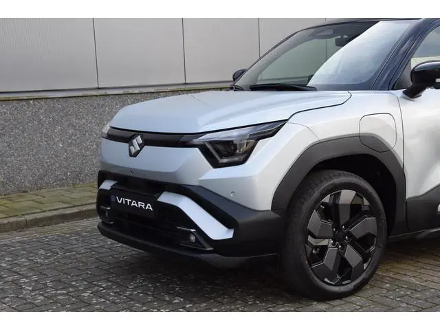 Suzuki e VITARA Style 61 kWh | "Rijd als één van de eersten in 2026 – bestel nu!" | Fabrieksgarantie...