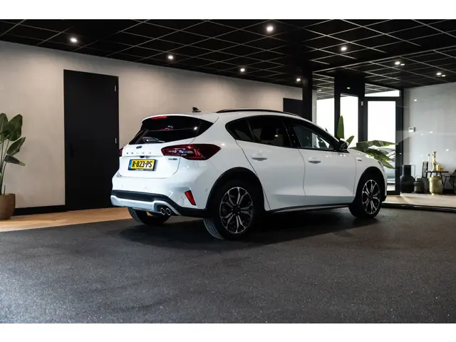 Ford Focus 1.0 EBH Active X | Comf stoelen | Park Sens V - A