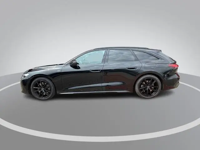 Audi A5 Avant 2.0 299pk S-tronic e-hybrid Quattro S edition · Camera · Wegklapbare Trekhaak · Apple/...