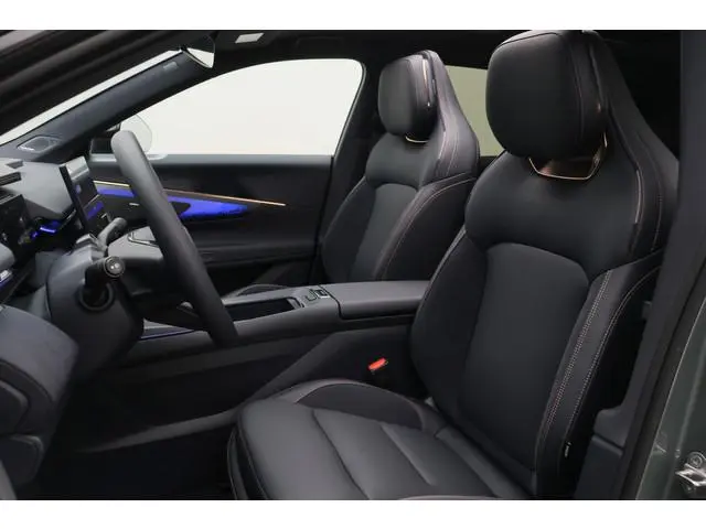 Lynk & Co 08