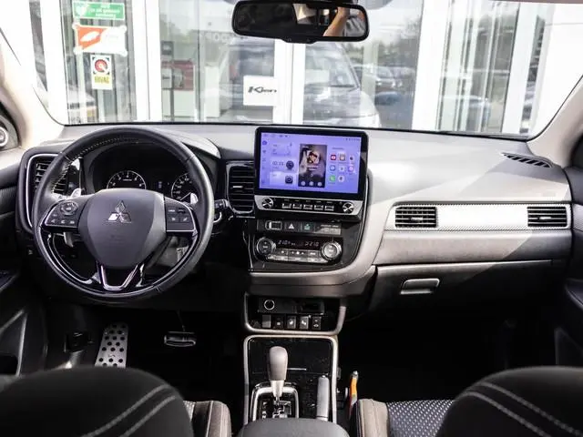 Mitsubishi Outlander 2.0 Connect Pro | Trekhaak | Camera |