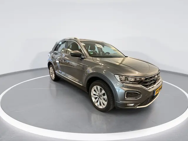 Volkswagen T-Roc 1.5 TSI 150pk DSG Sport · Camera · Afneembare Trekhaak · Dodehoeksensor · Keyless ·...