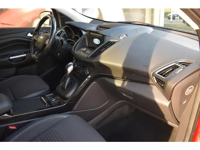 Ford Kuga 1.5 EcoBoost AWD Titanium / Automaat / Cruise Control / Keyless Drive / Bluetooth