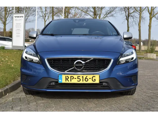 Volvo V40 T4 190PK Automaat Business Sport | PDC V/A | Cruise Control | Camera Achter | 17'' | Stoel...