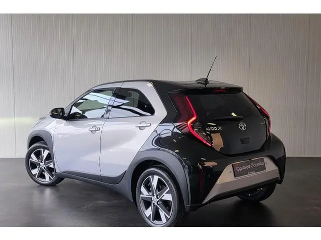 Toyota Aygo X Hybrid 115 Pulse, Easy Pack, Stoelverwarming , VOORDEEL!