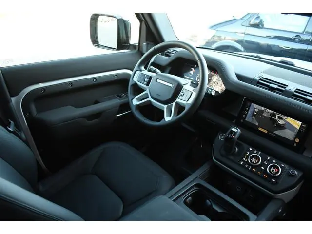Land Rover Defender 110 D250 3.0 SE Luchtv 22-Kahn Meridian Memory 360