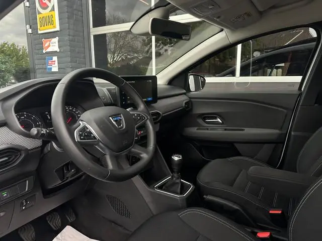 Dacia Jogger 1.0 100 ECO-G Extreme 5p, Airco, CarPlay, Bluetooth, Camera, Cruise, Trekhaak, Navi, PD...