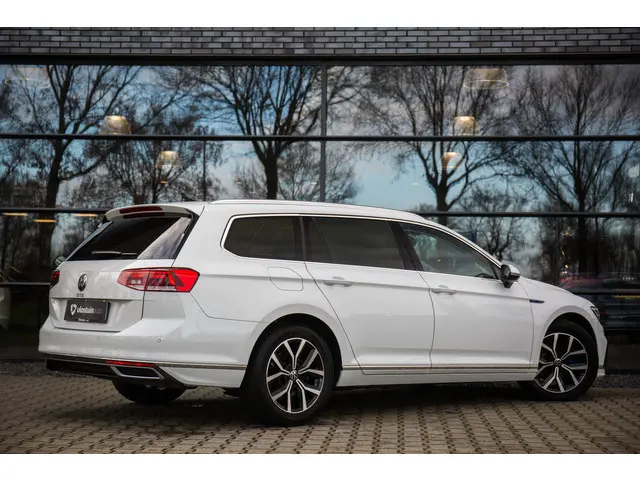 Volkswagen Passat Variant 1.4 TSI PHEV GTE Business , SoH 94%, Adaptive cruise, Trekhaak, Carplay, C...