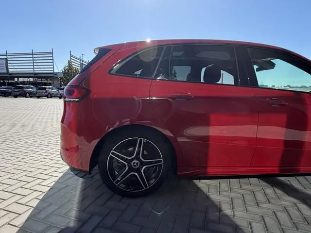 Mercedes-benz B-klasse 180 Bus. Sol. AMG | Pano | Camera | CarPlay |
