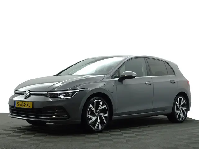Volkswagen Golf 1.4 eHybrid GTE 242pk Aut- Head Up, Carplay, Sfeerverlichting, Stoelmassage, Memory,...
