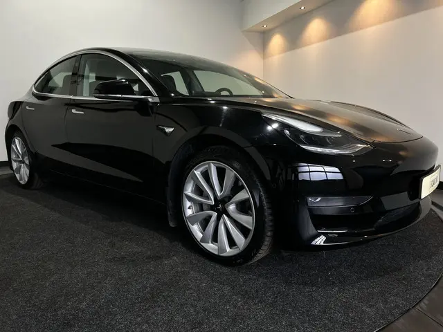Tesla Model 3 Long Range AWD 75 kWh