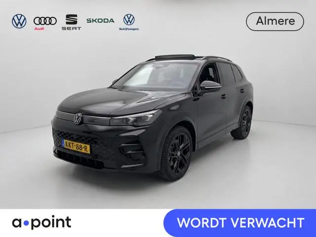 Volkswagen Tiguan 1.5 eHybrid R-Line Edition 204 pk Automaat (DSG) | Verlengde garantie | Navigatie...