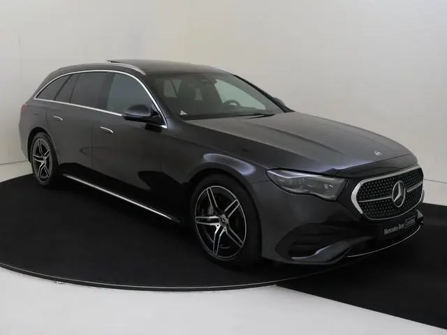 Mercedes-Benz E-klasse Estate 300 e AMG Line / SUPERSCREEN/ Panoramadak/ Leder/ Stoelverwarming- & V...