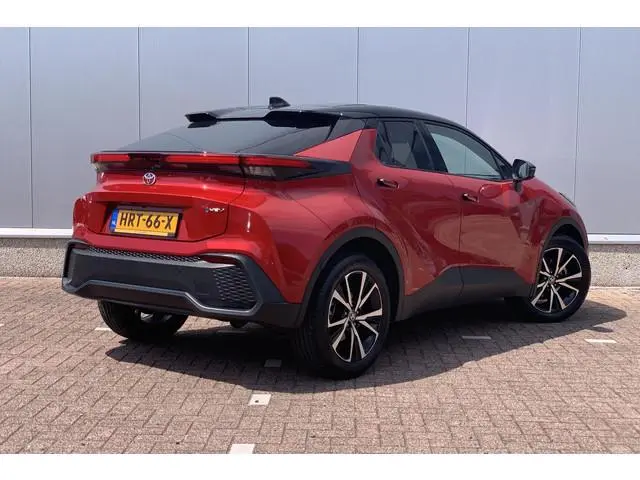 Toyota C-HR 1.8 Hybrid 140 Dynamic / Camera / Apple Carplay / ACC / Dodehoekassistent /