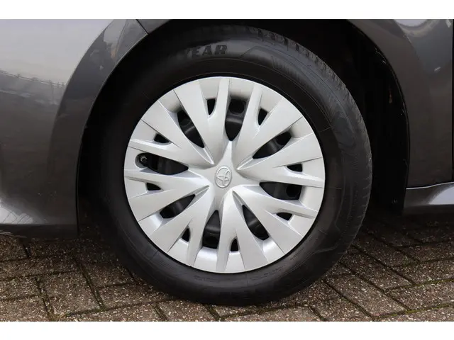 Toyota Yaris 1.5 VVT-i Active, Parkeercamera, Cruise Control