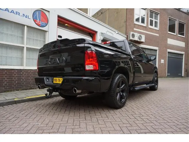 Dodge Ram 1500 5.7 V8 HEMI 4WD | BLACK OPTIC | Classic | 300L LPG | APPLE CARPLAY | Stoel- stuurverw...