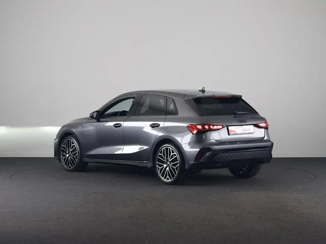 Audi A3 Sportback S edition 40 TFSI e 204 pk | Comfortpakket plus |  Lichtpakket plus ambient light...