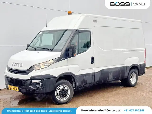Iveco Daily 35C14 2.3 L2H2 Dubbellucht Airco Camera Trekhaak 3,5t