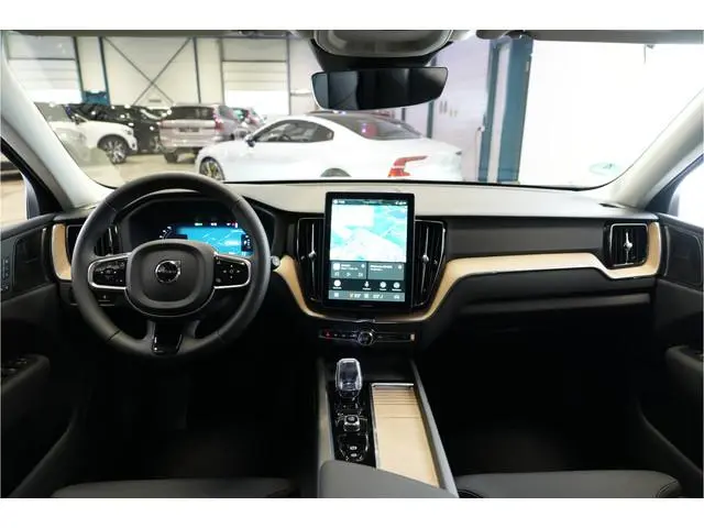 Volvo XC60 2.0 T6 AWD 293kW/399pk Aut8 Plug-in hybrid Ultra Dark Facelift! LUCHTVERING + PANORAMADAK...
