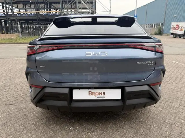 BYD SEALION