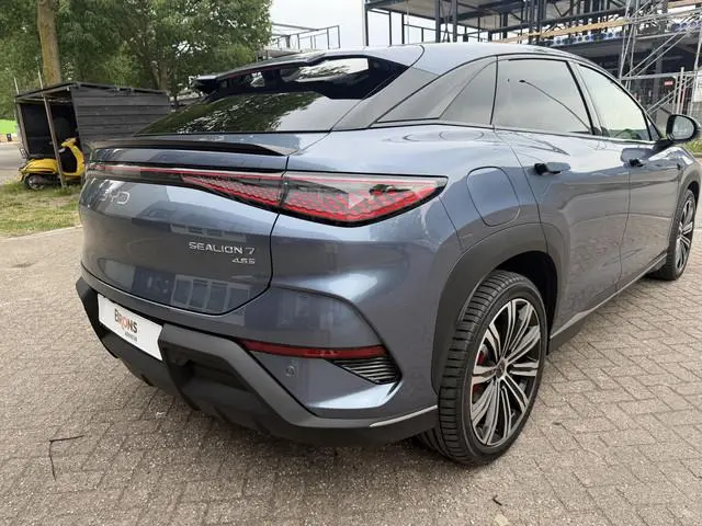 BYD SEALION