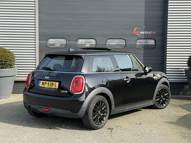 Mini Mini 1.5 Cooper Marylebone | Panoramadak | Navigatie | Head-Up Display | Lederen Bekleding | Cl...