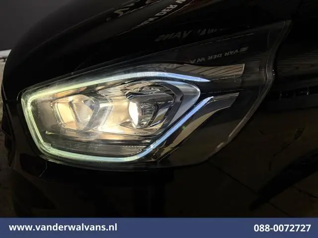 Ford Transit Custom 2.0 TDCI 130pk L1H1 Euro6 Airco | LED | 2500kg Trekhaak | Cruisecontrol | Verwar...