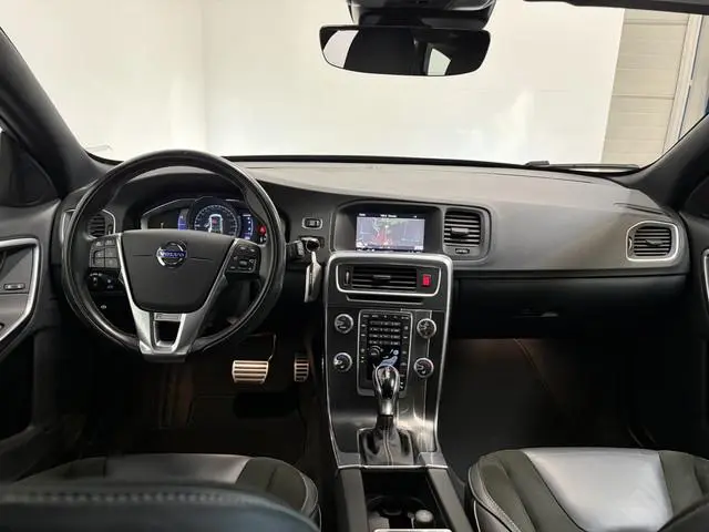 Volvo V60 2.0 T4 190pk AUT6 BNS Sport Trekhaak 1600kg/ Navi/ Stoelverw