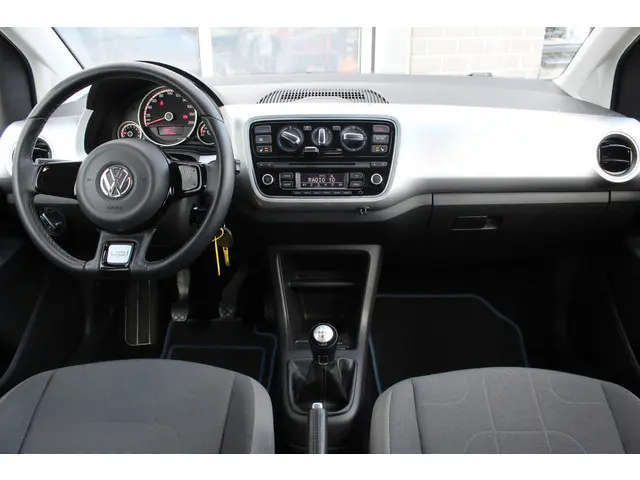 Volkswagen Up! 1.0 Cross up! BlueMotion 75 PK / Stoelverwarming / Airco