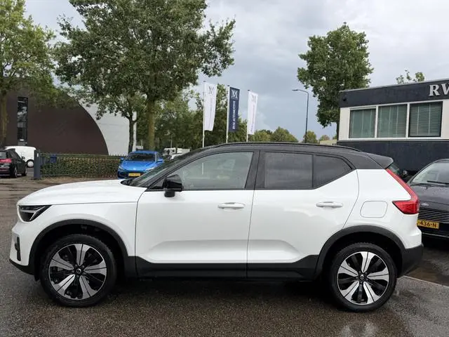 Volvo XC40 Single Motor Plus 69 kWh VAN:33.900,- VOOR:30.440,- UW HERFSTVOORDEEL:3.460,- SOH 93% | E...
