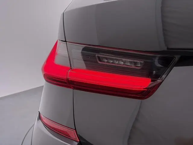 BMW 3-serie Touring 318i High Executive Edition VAN: 34.900,- VOOR: 29.877,- UW WKVOORDEEL: 5.023,-...