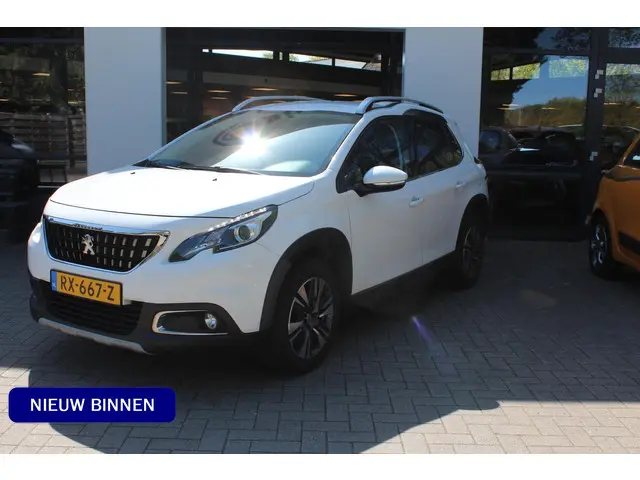 Peugeot 2008 1.2 PureTech Allure
