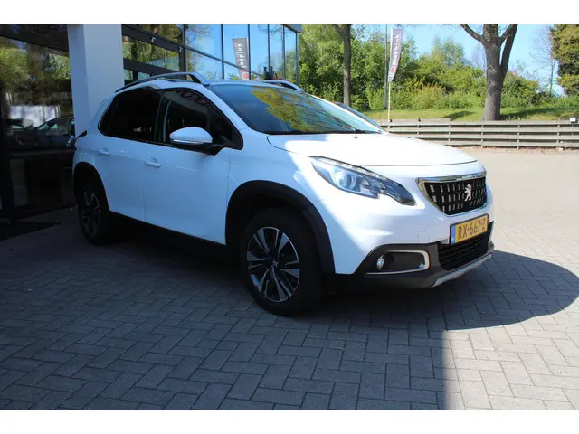 Peugeot 2008 1.2 PureTech Allure