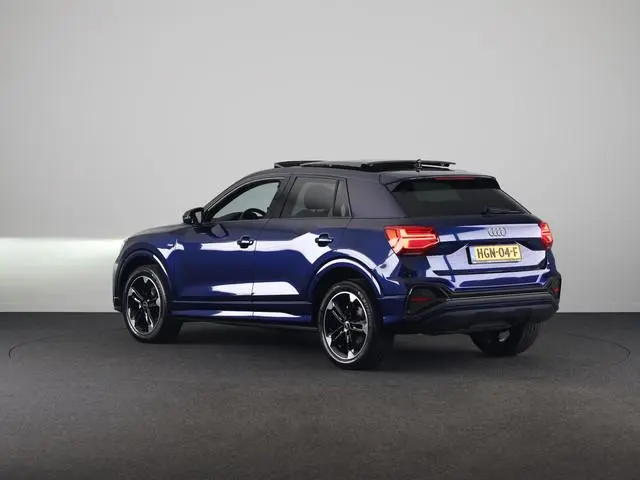 Audi Q2 35 TFSI S Edition 150pk | Panoramadak | Camera | Stoelverwarming | Elek. klep | Ambienteverl...