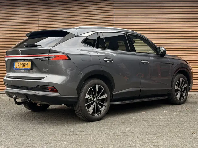 MG MG HS PHEV 1.5 Luxury Trekhaak / Leer / Navigatie