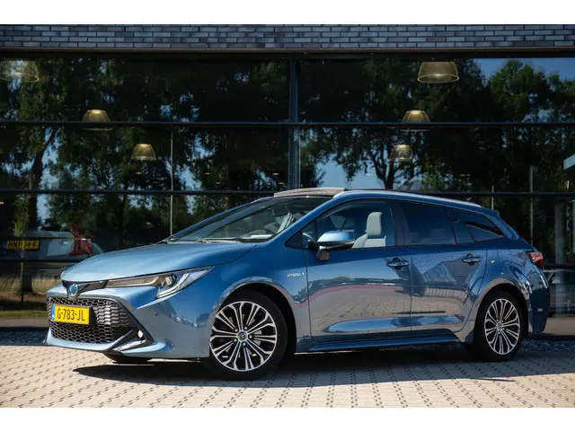 Toyota Corolla Touring Sports 2.0 Hybrid Style , Panorama dak,  Adaptive cruise, Keyless entry,