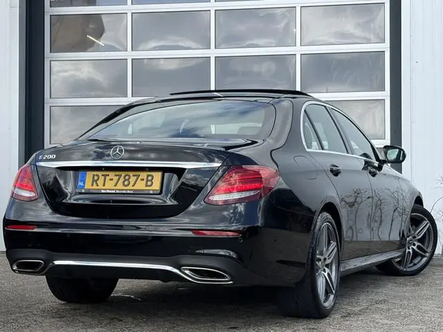 Mercedes-Benz E-klasse 200 Business Solution AMG 184pk | Volledig digitaal instrumentenpaneel | Acht...